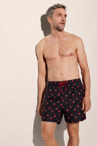 Εικόνα της Ysabel Mora Ανδρικό Μαύρο Μαγιό Σορτς Με Καρπούζια.