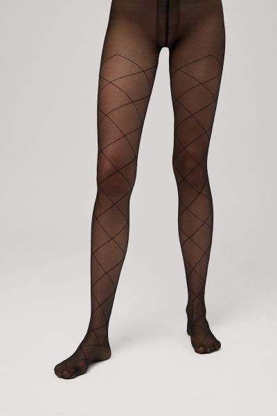 Εικόνα της Ysabel Mora μαύρο καλσόν 20 Den με ρόμβους.