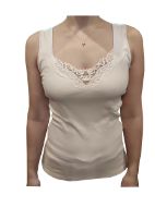 Εικόνα της Dreams μπεζ γυναικείο φανελάκι με ώμο και δαντέλα.