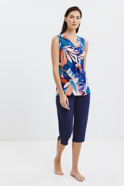 Εικόνα της Giota Βαμβακερή Μπλε Αμάνικη Πιτζάμα Εμπριμέ Με Κάπρι.