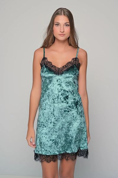 Εικόνα της Milena by Paris λαδί βελούδινο νυχτικό με λεπτομέριες μαύρης δαντέλας.