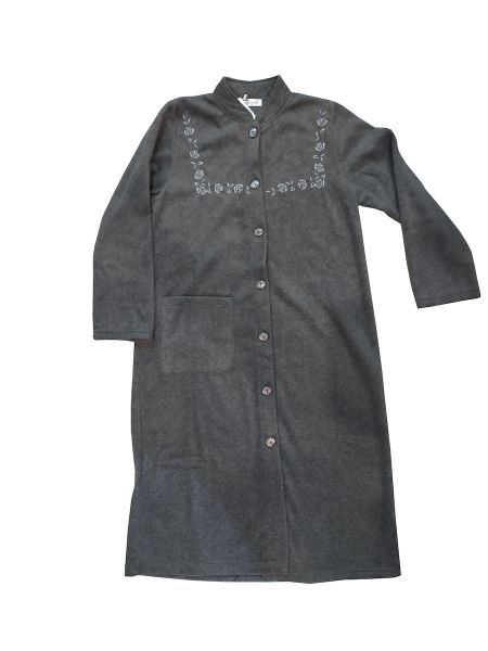 Εικόνα της Jeannette ανθρακί κουμπωτή φλις γυναικεία ρόμπα με κέντημα.