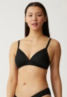Εικόνα της Naturana μαύρο σουτιέν χωρίς μπανέλα, με ελαφριά επένδυση.