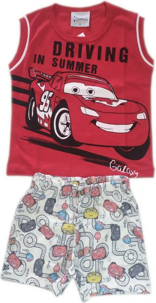 Εικόνα της Παιδική αγορίστικη πιτζάμα από 100% βαμβάκι. Κόκκινη αμάνικη μπλούζα με στάμπα. Εμπριμέ σορτς.