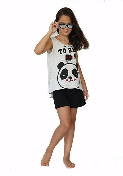 Εικόνα της Παιδική κοριτσίστικη πιτζάμα. Γκρι αμάνικη μπλούζα με στάμπα. Μαύρο σορτς.