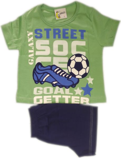 Εικόνα της Παιδική αγορίστικη πιτζάμα από 100% βαμβάκι. Πράσινη μπλούζα με κοντό μανίκι και στάμπα. Μπλε σορτς.