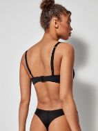 Εικόνα της Gisela Μαύρο Bikini Μαγίο Top, Χωρίς Μπανέλες, Με Ελαφριά Επένδυση.