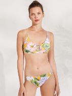 Εικόνα της Ysabel Mora κίτρινο φλοράλ bikini top.