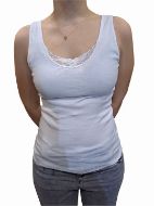 Εικόνα της Λευκά γυναικεία φανελάκια από 100% βαμβάκι, με ώμο και δαντέλα. Συσκευασία 2 τεμαχίων.