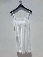 Εικόνα της Jeannette Εκρού Σετ Ρόμπα & Νυχτικό Με Πούπουλα.