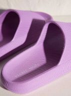 Εικόνα της Ysabel Mora Λιλά Καλοκαιρινές Γυναικείες Παντόφλες.