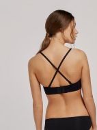 Εικόνα της Γυναικείο σουτιέν strapless μαύρο με ανάγλυφο σχέδιο. Με μπανέλα και ελαφριά επένδυση. Περιέχει μαύρες ράντες.