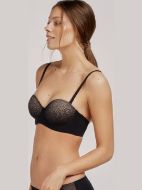 Εικόνα της Γυναικείο σουτιέν strapless μαύρο με ανάγλυφο σχέδιο. Με μπανέλα και ελαφριά επένδυση. Περιέχει μαύρες ράντες.