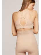 Εικόνα της Gisela μπεζ σουτιέν με μπανέλα και ελαφριά επένδυση.
