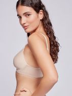 Εικόνα της Μπεζ γυναικείο σουτιέν τριγωνάκι χωρίς μπανέλα, με ελαφριά επένδυση. Επιπλέον κλιπς στις ράντες,για να γίνονται χιαστί.