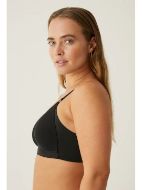 Εικόνα της Μαύρο γυναικείο σουτιέν. Χωρίς μπανέλα, με ελαφριά επένδυση. Φαρδιά, μαλακά πλαϊνά χωρίς ραφές. Ρυθμιζόμενες ράντες.