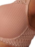 Εικόνα της Triumph Aura Spotlight WHP μπεζ σουτιέν με μπανέλα, και ελαφριά επένδυση.