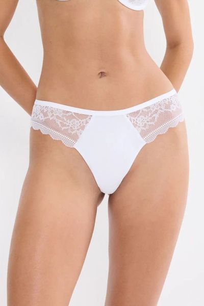 Εικόνα της Triumph String" Γυναικείο String με Δαντέλα Λευκό 10226379-0003