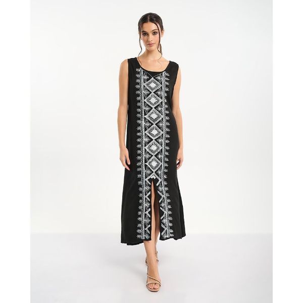 Εικόνα της Ble Resort Collection Μαύρο Μακρύ Αμάνικο Φόρεμα Με Ασημί Κέντημα.