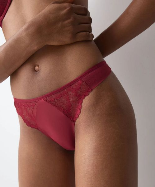 Εικόνα της Triumph Love In Lace String Μπορντό Με Δαντέλα.
